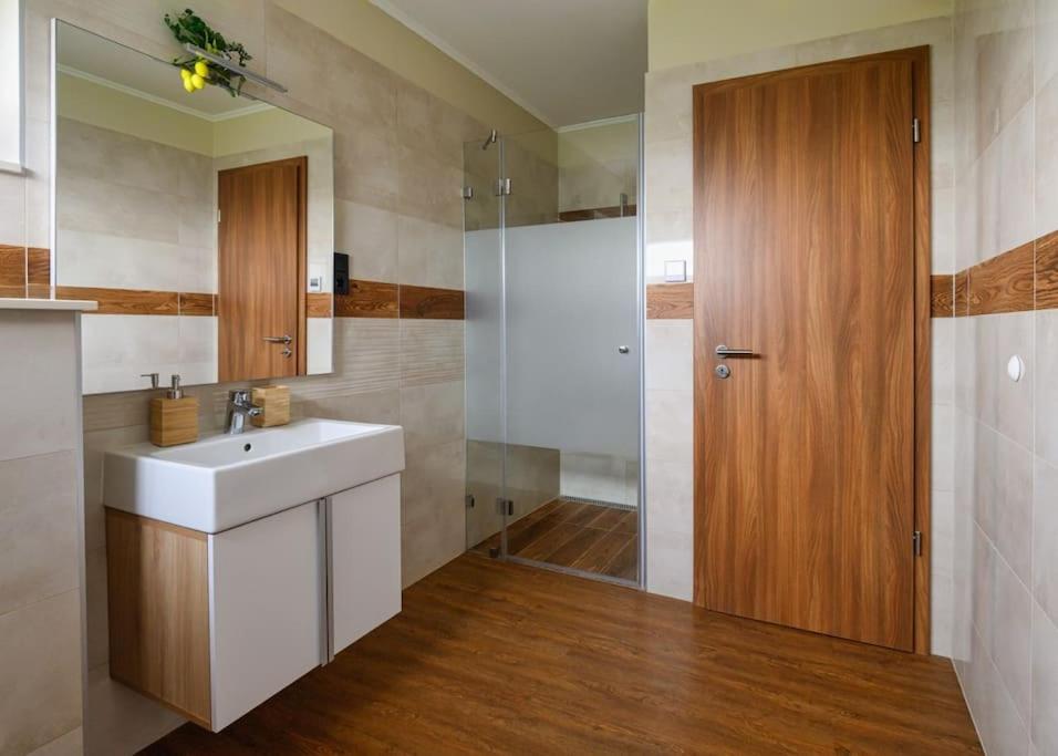 Abg House Ecser 외부 사진